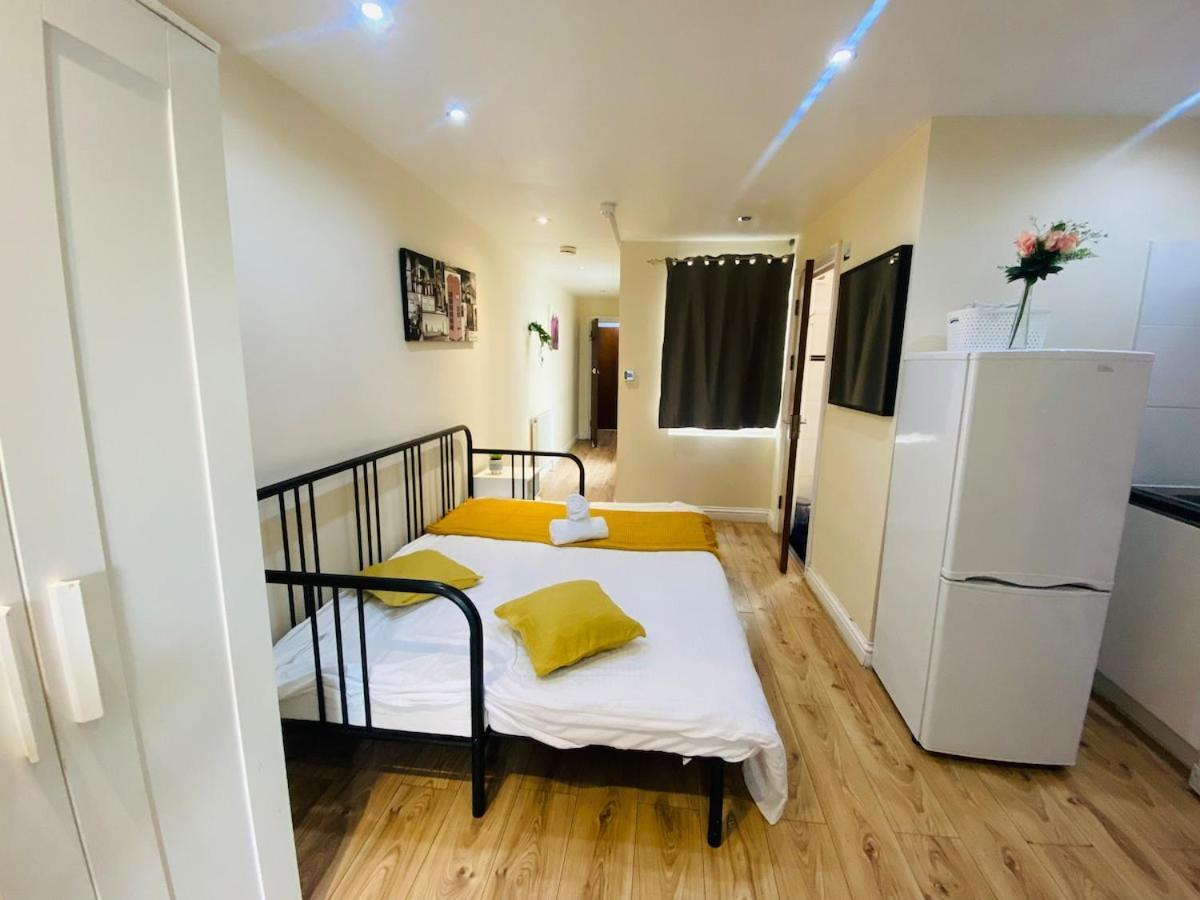 Beautiful One Bedroom Flat In Location Apartment *