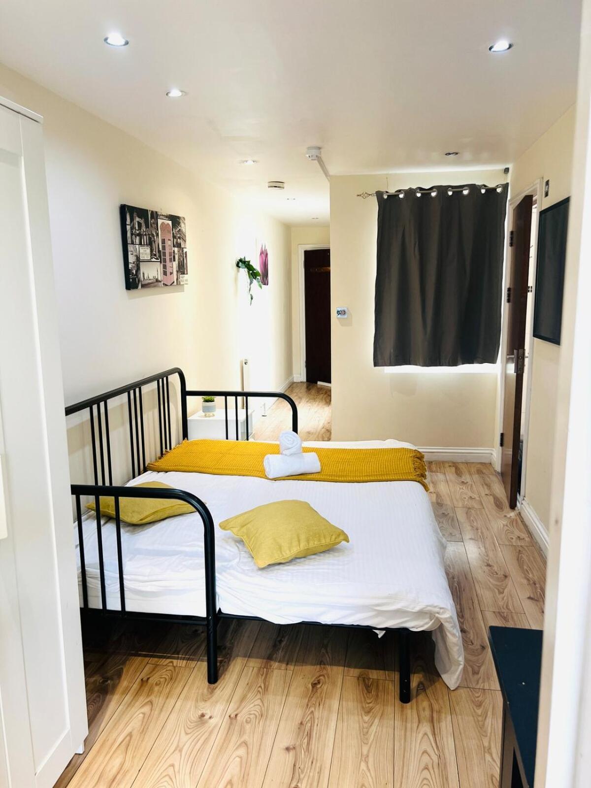 Beautiful One Bedroom Flat In Location *
